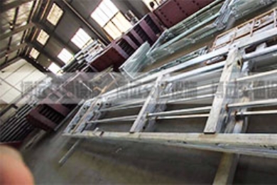 新一輪智能候車亭正在加緊制作中